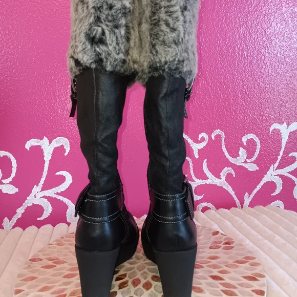 Women's Black Faux Fur Boots - Picture 4 of 6